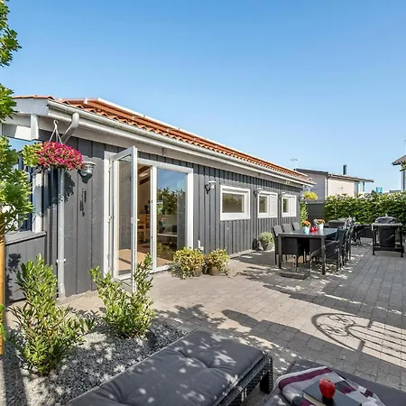 Three-bedroom In Hébergement de vacances Otterup
