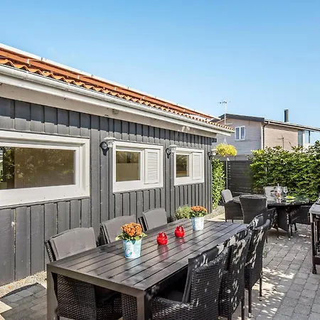 Three-bedroom In Hébergement de vacances Otterup