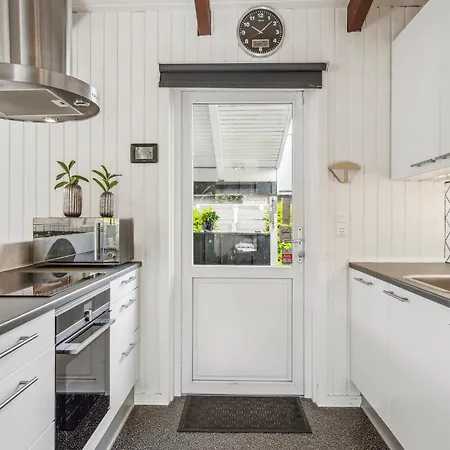 Сasa de vacaciones In With Kitchen *